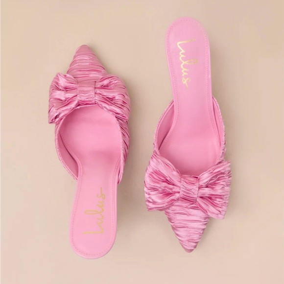 Meet your Posher, Lisa! 🥰❤️💕 - Picture 4 of 15